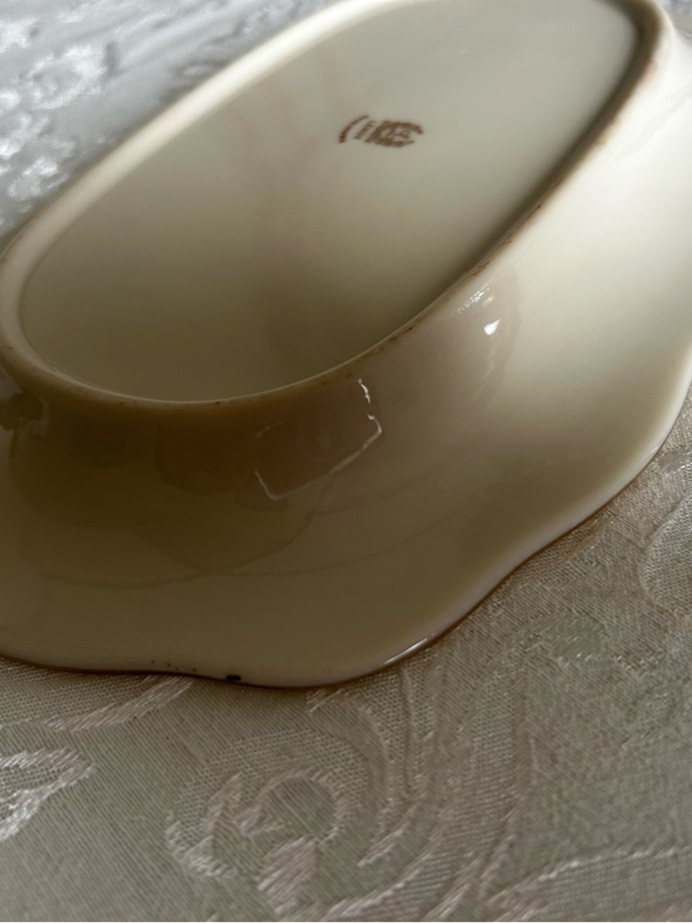 Lenox Cream Ceramic Oval Serving Platter with Embossed Leaf Motif and Gold Trim - Picture 7 of 10
